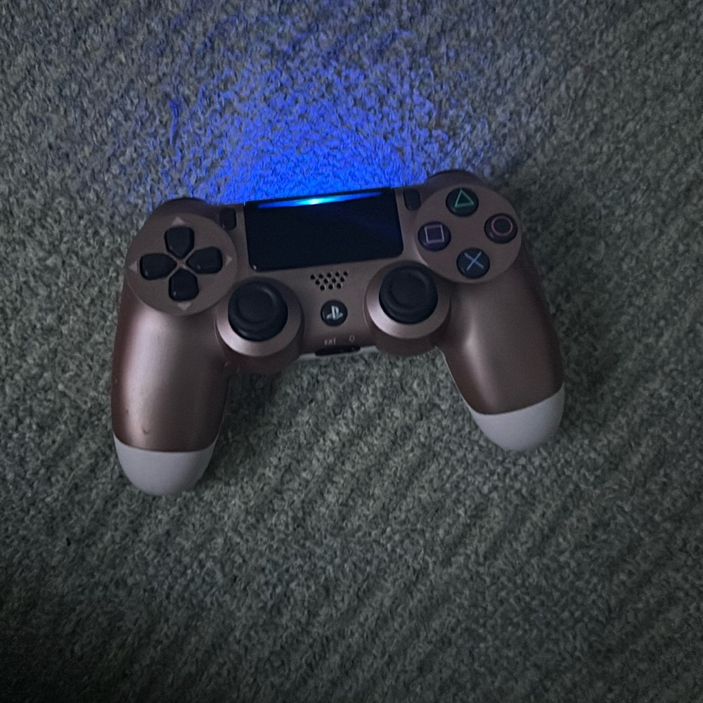 PS4 control for 30$ Apple Pay only